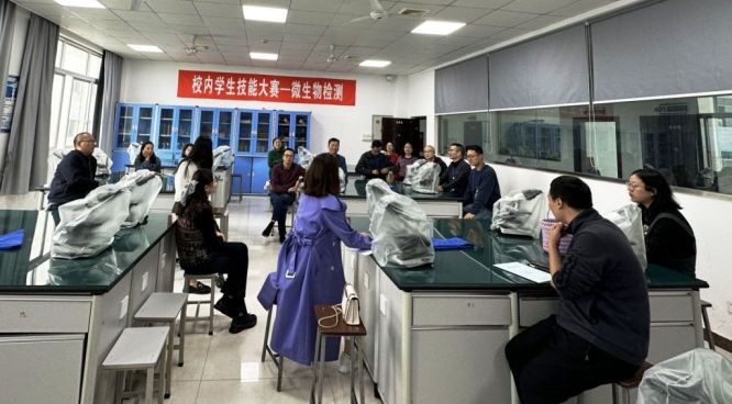 食品、化學(xué)教研室教研活動.jpg